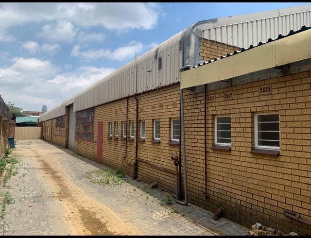 500M² WAREHOUSE TO LET IN WYNBERG